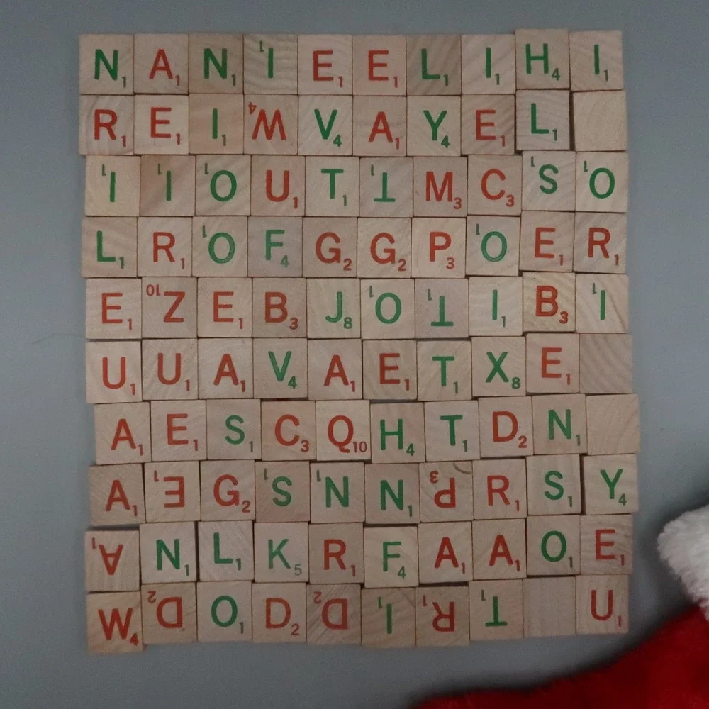 SCRABBLE Crossword Game Holiday Edition Christmas‎ Fun Hasbro 2011 100% Complete